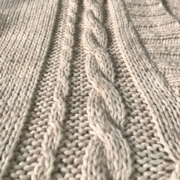 American Eagle Cozy Cream short-sleeve sweater - Picture 11 of 16